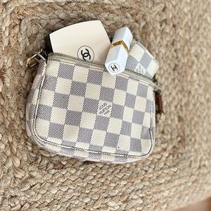 Louis Vuitton mini pochette acccessories